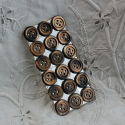 アンティークボタン シェルボタン 貝ボタン 1.7㎝ 茶色系 1枚目の画像