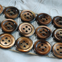 アンティークボタン シェルボタン 貝ボタン 1.7㎝ 茶色系 6枚目の画像