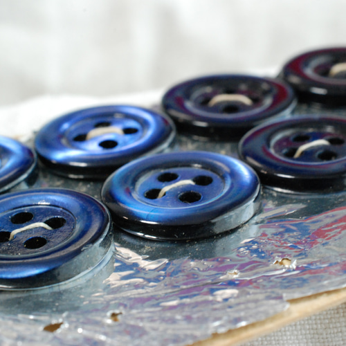 アンティークボタン シェルボタン 貝ボタン 1.7㎝ 青色系 ボタン