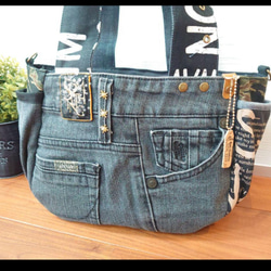 No.312【Black DENIM✖️チューリップBAG】サイドポケット付デニムリメイクバッグ 2枚目の画像