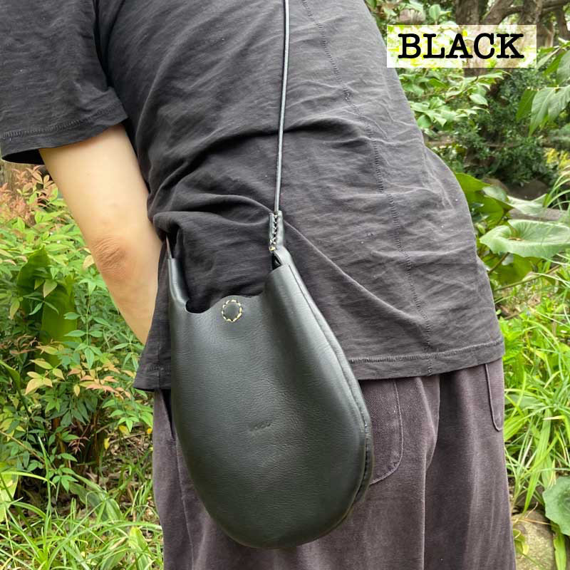 「ippi」『Monkey』BLACK/ミニショルダーバッグ、本革、小さめ、ポーチ、ギフト、シンプル、手縫い