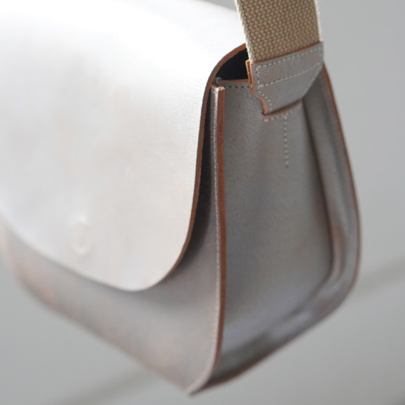 ポストマンバッグL#Silver NUME－Leather 8枚目の画像