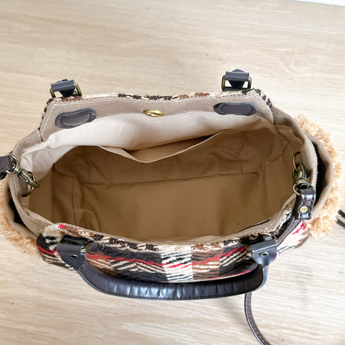 大人気】レトロチェックツイードとプードルボアのころんと2WAY