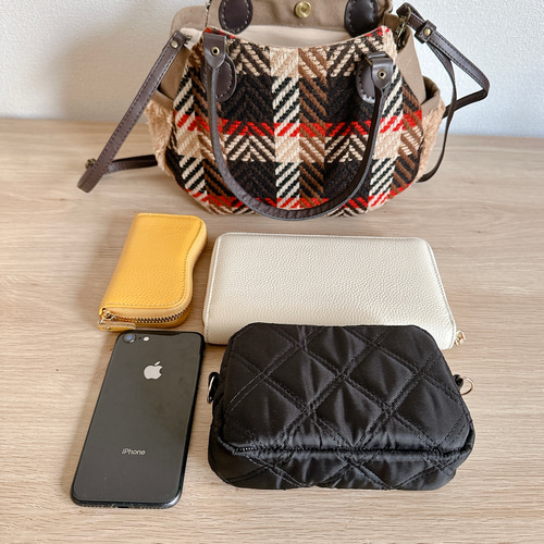 大人気】レトロチェックツイードとプードルボアのころんと2WAY