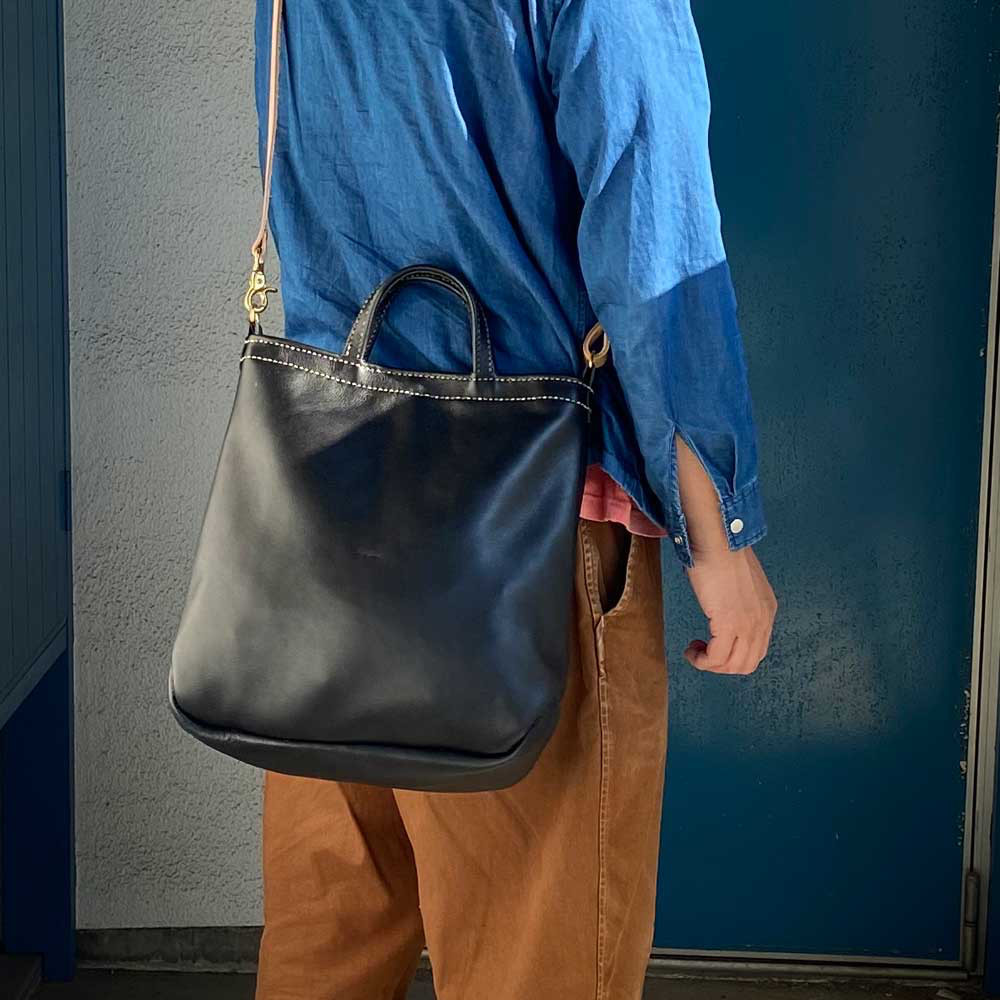 「ippi」『Pot』レザートートバッグ/BROWN、ショルダーバッグ、大きめ、手縫い、男女兼用、トート 20,306円