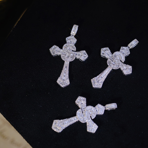 クロスモチーフ 天然ダイヤモンドペンダントトップk18 ペンダント  