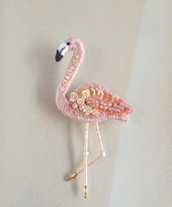 再販〉ビーズ刺繍 フラミンゴ ブローチ ブローチ Lelia 通販 16480052