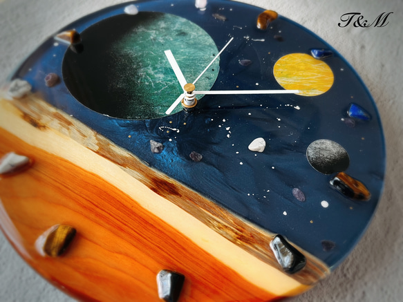 宇宙 ウッド レジン 壁掛け時計 (宇宙 / 星 / 惑星 / 地球 / 彗星 / スプレーアート )　【1点もの】 8枚目の画像