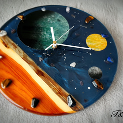 宇宙 ウッド レジン 壁掛け時計 (宇宙 / 星 / 惑星 / 地球 / 彗星 / スプレーアート )　【1点もの】 3枚目の画像