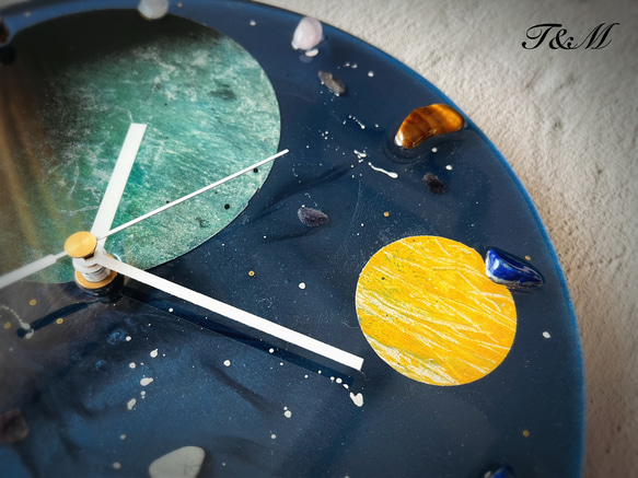 宇宙 ウッド レジン 壁掛け時計 (宇宙 / 星 / 惑星 / 地球 / 彗星 / スプレーアート )　【1点もの】 10枚目の画像