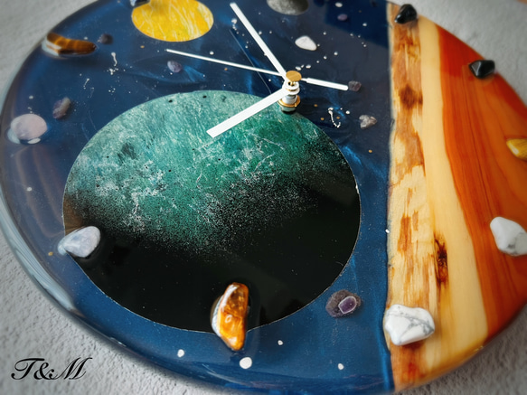 宇宙 ウッド レジン 壁掛け時計 (宇宙 / 星 / 惑星 / 地球 / 彗星 / スプレーアート )　【1点もの】 9枚目の画像
