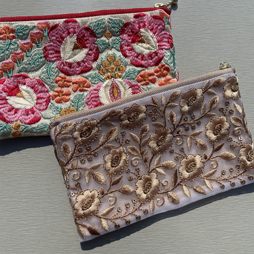 インド刺繍生地　ポーチ インド刺繍生地 ポーチ ゴールド系 20cmファスナー - メルカリ