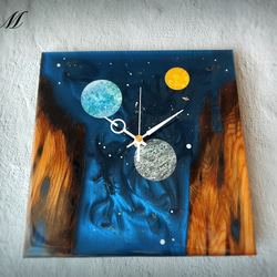 宇宙 ウッド レジン 壁掛け時計 (宇宙 / 惑星 / 月 / 宇宙船 /スプレーアート )　【1点もの】 1枚目の画像