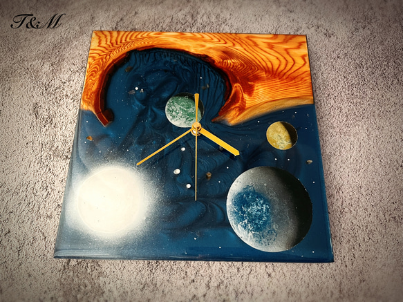 宇宙 ウッド レジン 壁掛け時計 (宇宙 / 星 / 惑星 / 地球 / スプレーアート )　【1点もの】 3枚目の画像