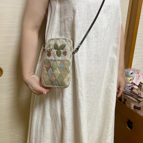 パッチワークキット小物/ナチュラルシックなスマホショルダー スマホ
