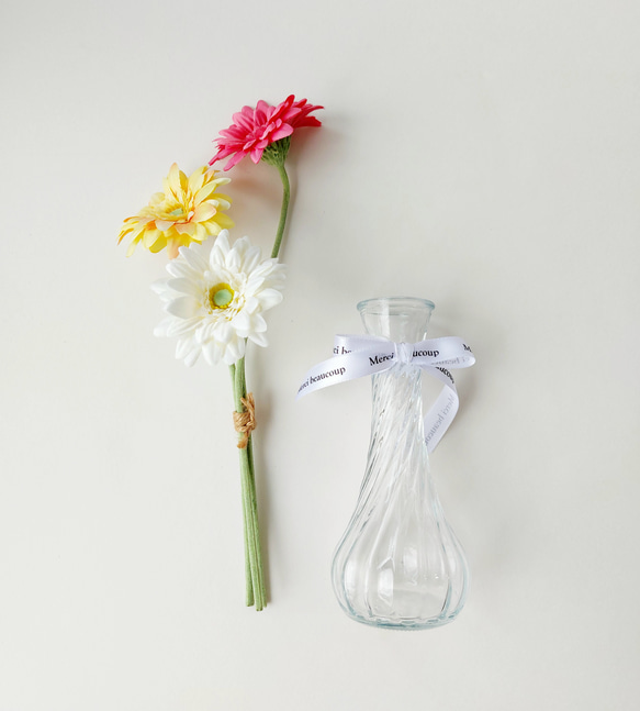 【光触媒】ガーベラの花瓶挿し 3枚目の画像