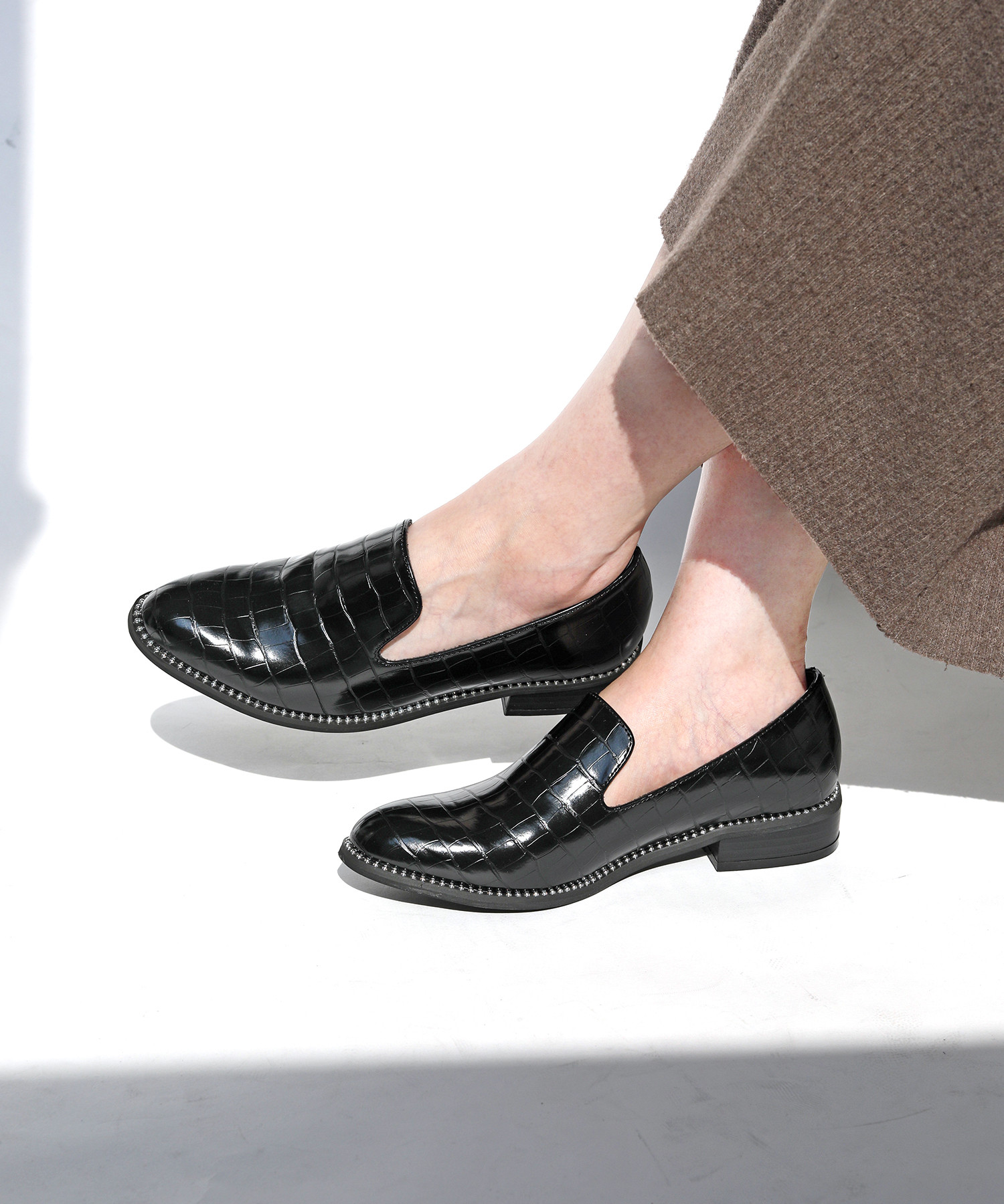 シンプルの中に表情を持たせた ボールチェーン オペラシューズ♪安定感のある ローヒール【S/M/L/LL】