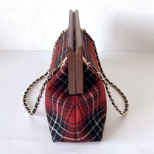 ☆新品☆マドモアゼルノンノ ショルダーバッグ チェック柄 赤 ミニショルダー ☆新品☆マドモアゼルノンノ ショルダーバッグ チェック柄 赤
