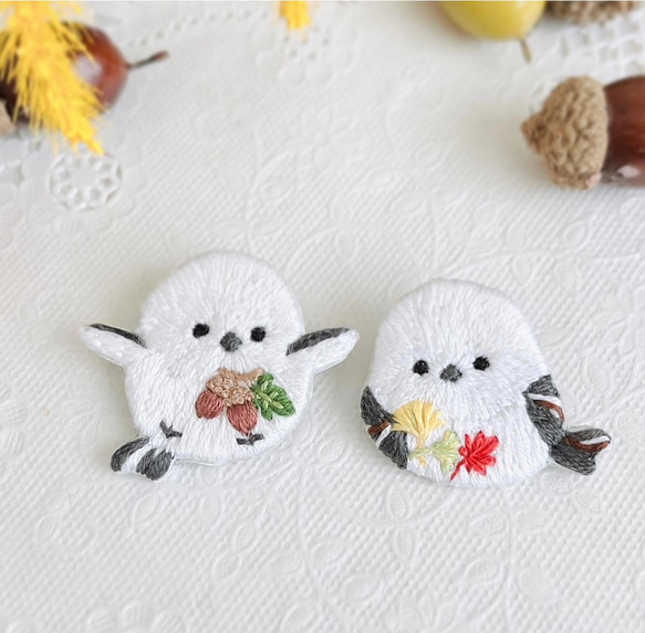 専用 こり様]くるみボタン 刺繍 ブローチフェルト ハンドメイド