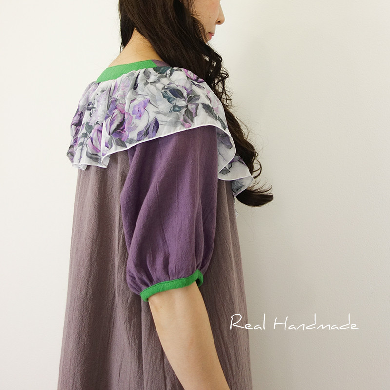 [予約販売] ワッシャーハーフリネンモーブパネルフラワーラッフルワンピース