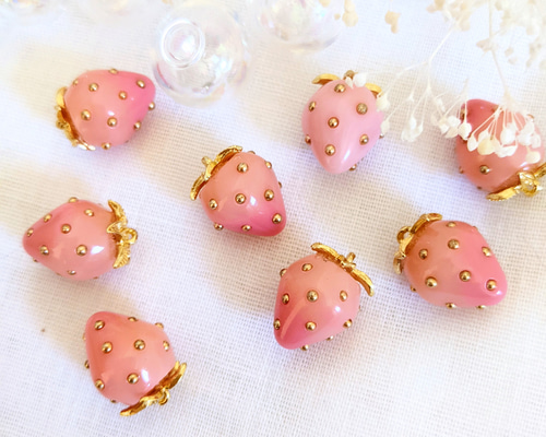 キラキラ苺のマスクチャーム 苺大ピンク 2個セットハンドメイド