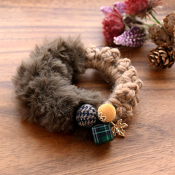 秋色ニット×ファー シュシュ＊ブレスレット《ココア》 シュシュ