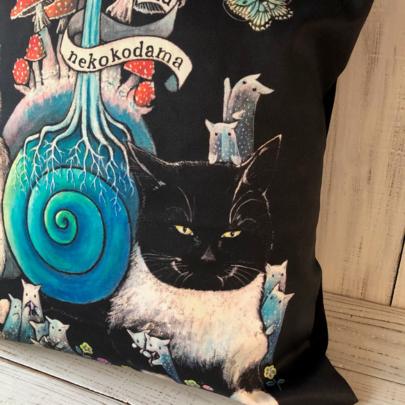 星月猫★「ひとときの魔法」アート　クッションカバー　45㎝クッション対応　コットン100％ 猫 キノコ 2枚目の画像