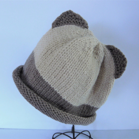 手編みキット　草木染毛糸で編むネコ耳帽子（茶色×うす茶色） 1枚目の画像