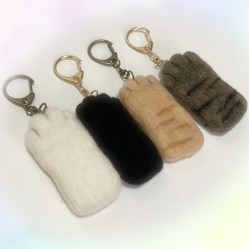 肉球キーホルダー チャーム オーダー可能 羊毛フェルト 展示に