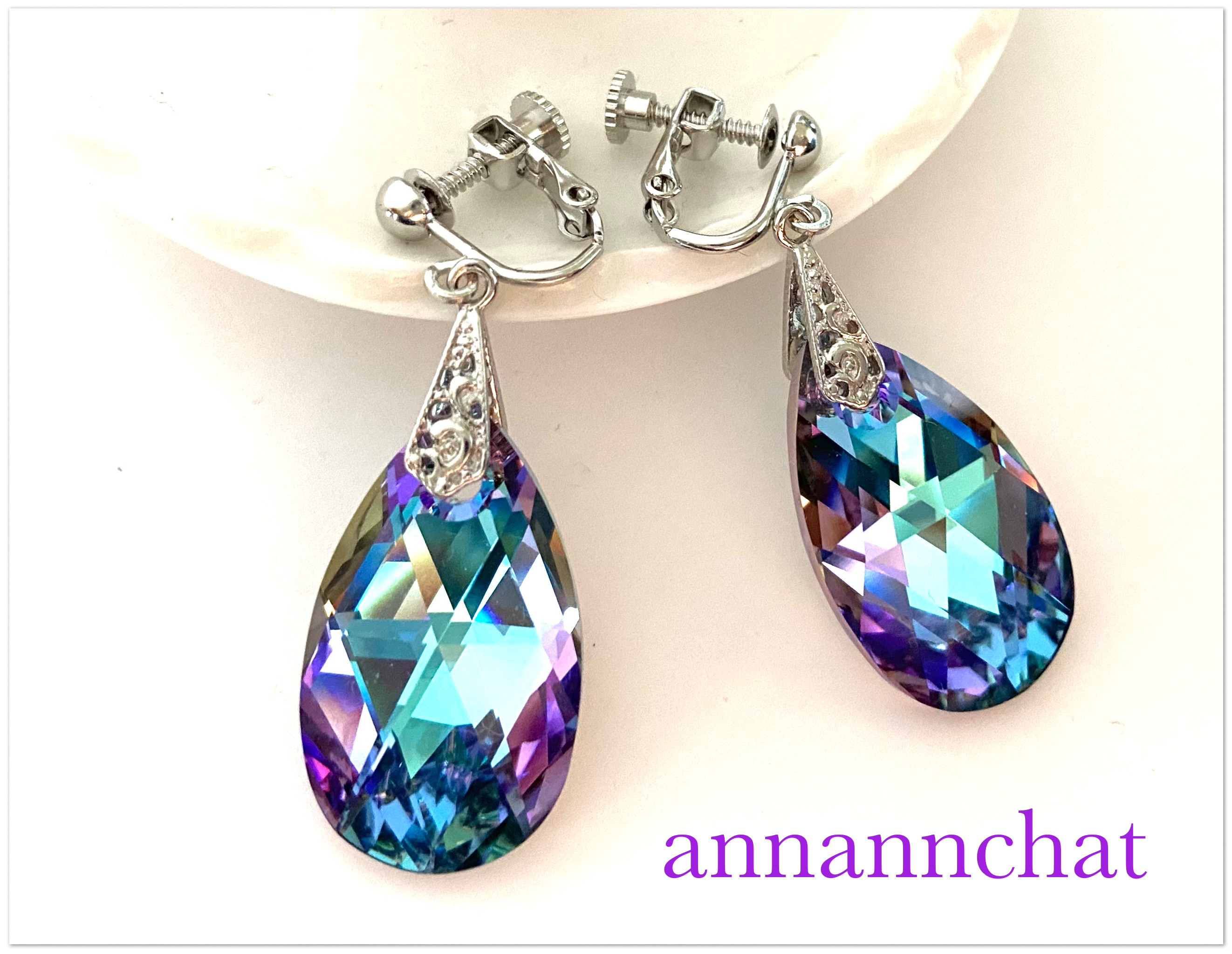 【稀少　大粒　swarovski　クリスタルヴィトレイルライト　28ｍｍ　雫のイヤリング】