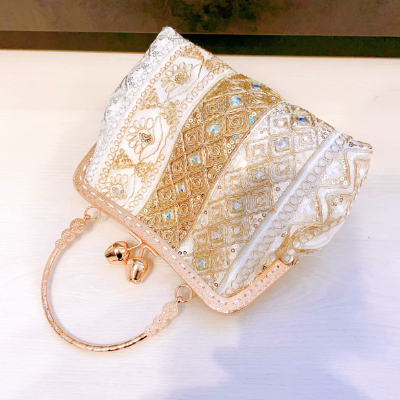 持ち手有❤︎異国情緒漂う魅惑の高級インド刺繍レースパッチワーククラッチ❤︎チューリップ口金ミニバッグフォーマル 2枚目の画像