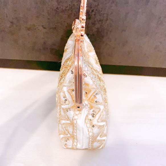 持ち手有❤︎異国情緒漂う魅惑の高級インド刺繍レースパッチワーククラッチ❤︎チューリップ口金ミニバッグフォーマル 4枚目の画像