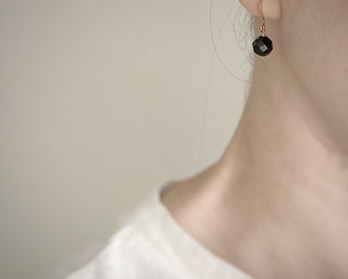 お守りにも❥オブシディアン❥黒曜石❥一粒ピアス18kgp ピアス