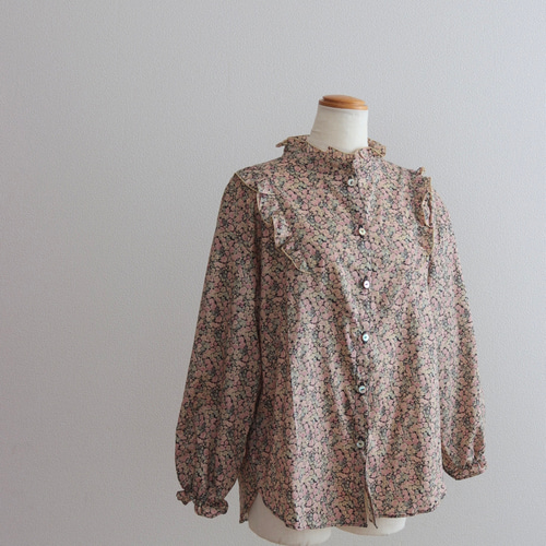 特集掲載】Ladies 愛されフリルブラウス/リバティ/チャイブ/小花柄  