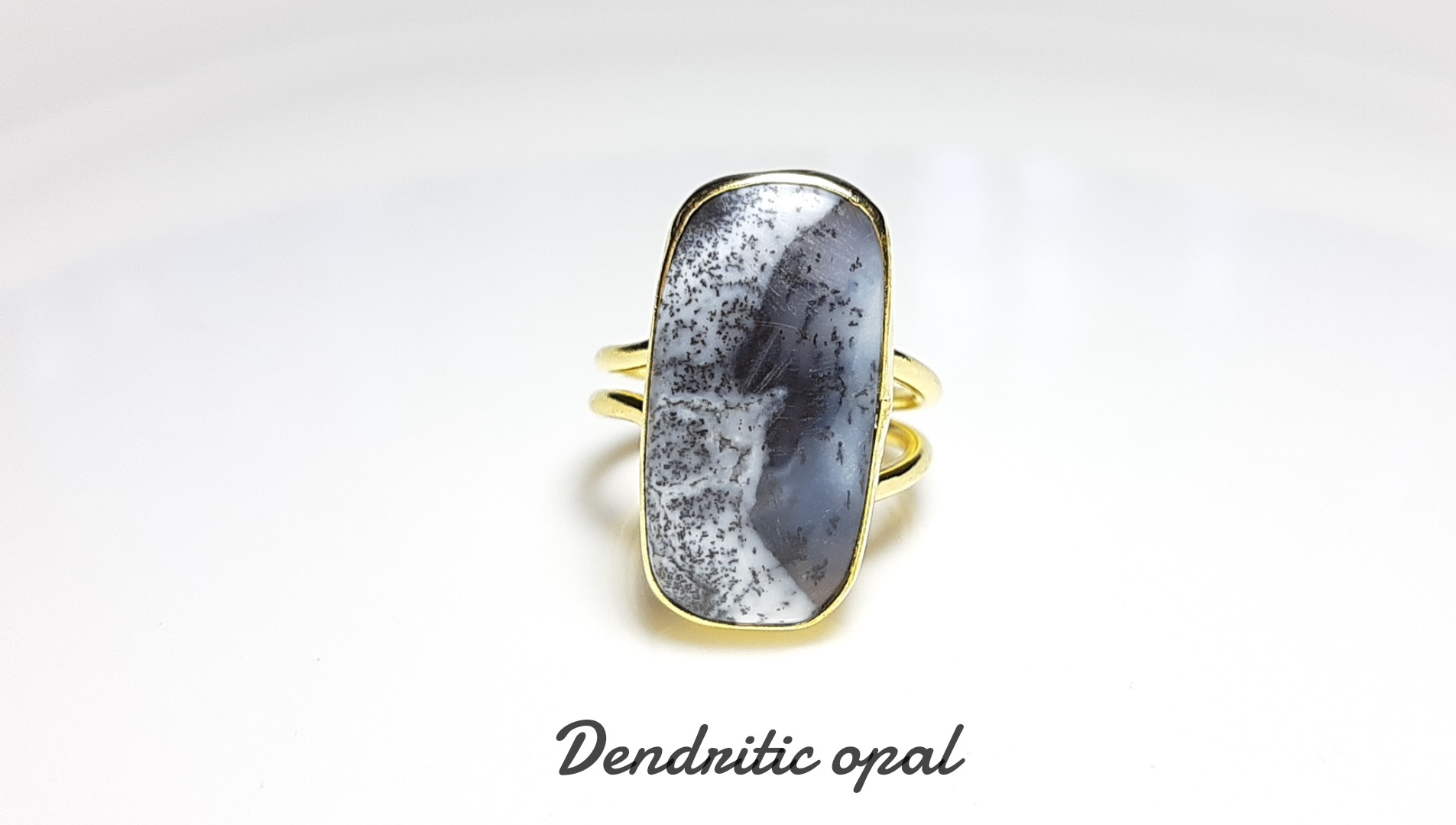 最新作★『デンドライトオパール』の世界でひとつの天然石リング