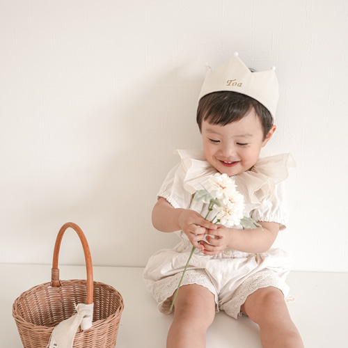 名入れベビークラウン》誕生日 出産祝い 王冠 ハーフバースデー 名入り