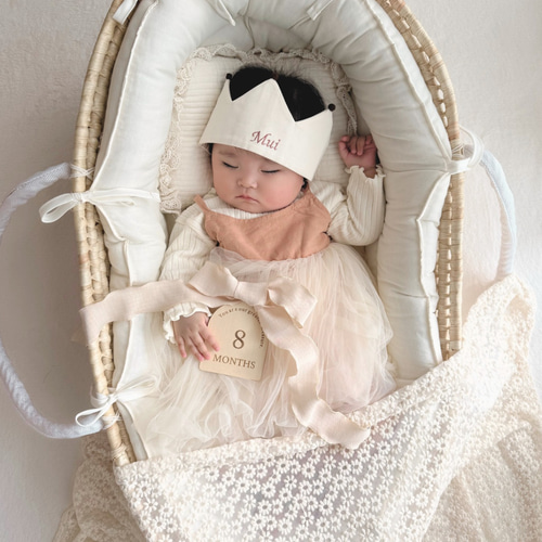 名入れベビークラウン》誕生日 出産祝い 王冠 ハーフバースデー 名入り