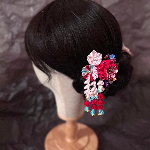 キラキラお花スパンコールの蝶々髪飾り つまみ細工 七五三 赤 浴衣