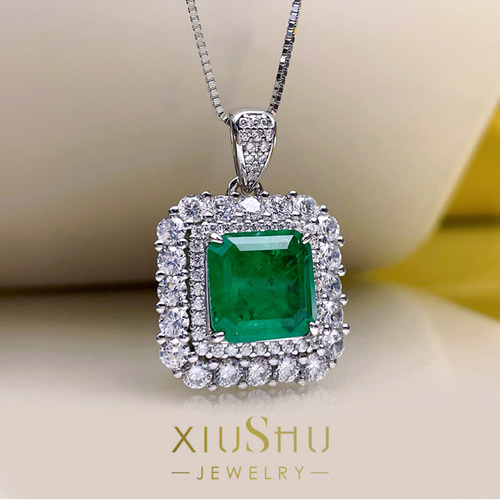 合成エメラルド ダブルヘイローネックレス スクエア プリンセス 高炭素  