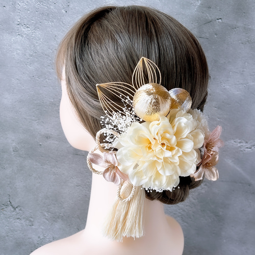 ダリアホワイト♡金箔付♡髪飾り ヘッドドレス 前撮り 成人式 卒業式 七五三 ダリアホワイト♡金箔付♡髪飾り ヘッドドレス 前撮り 成人式 卒業式
