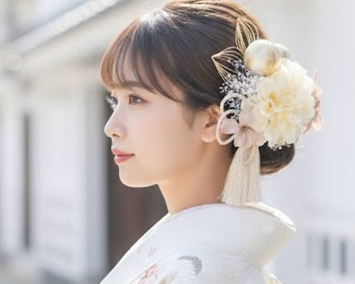 クリームダリアの髪飾り 結婚式 成人式 花嫁 和装 振袖 卒業式 白無垢
