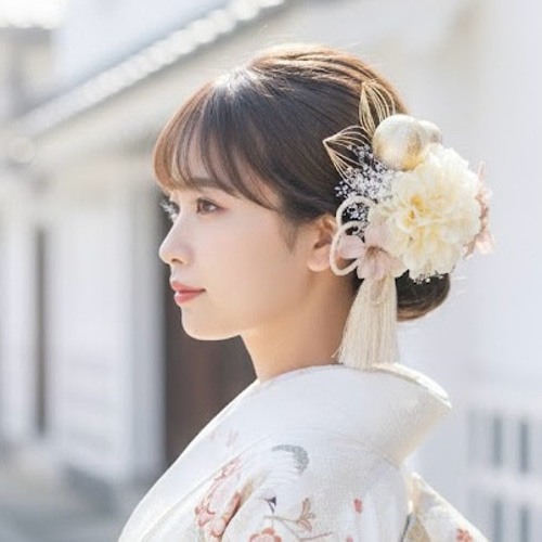 クリームダリアの髪飾り 結婚式 成人式 花嫁 和装 振袖 卒業式 白無垢