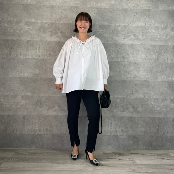 M~XXL着用OK♡超ゆったり大人可愛い♡着回し優秀フリルブラウス 白【フリー】フォーマル KMC-714 759359 3枚目の画像