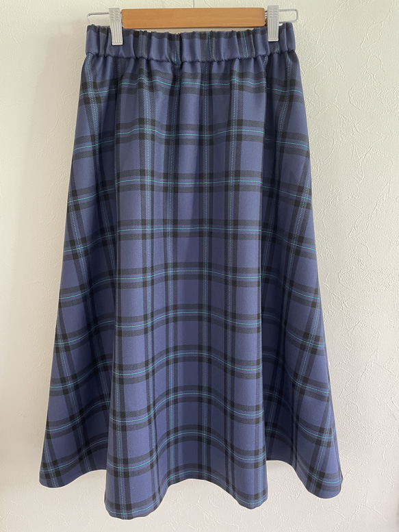 ウールのチェック柄のフレアスカート(ブルー) 2枚目の画像