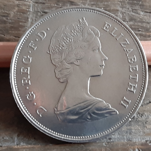 英国 イギリス 1981年 ブリティッシュ クラウン コイン 5シリング 28g