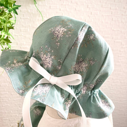ベビーちゃんセットアップぽわん袖のワンピース&チューリップ帽子くすみグリーンと白い小花 4枚目の画像