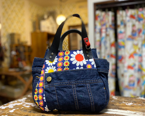 ラムちゃんさま専用。アメコミまんまるデニムリメイクバッグ