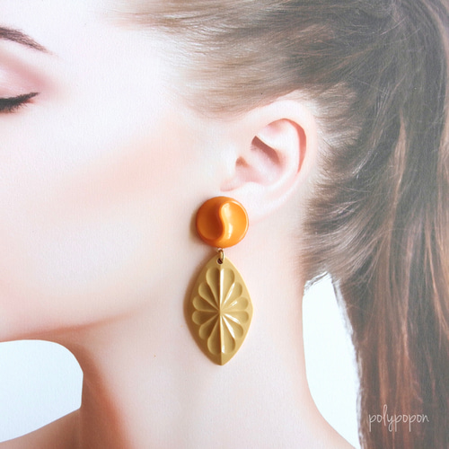 181 高級盛りボタンカボション✖︎レッド透かし花びらアクセ　ピアスorイヤリング 181 高級盛りボタンカボション✖︎レッド透かし花びらアクセ ピアスor