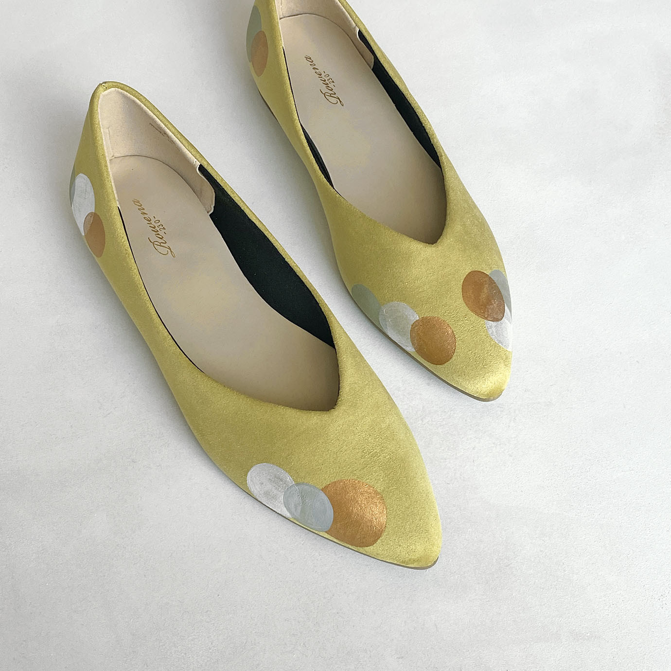 パンプス「ポインテッドトゥ Puddle」マスタード＊大人のローヒールパンプス＊結婚式や普段に！【受注制作】