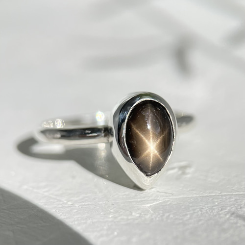 サファイア エレガント ブラック シルバー リング 銀と天然石 - HALAKA / ハラカ -